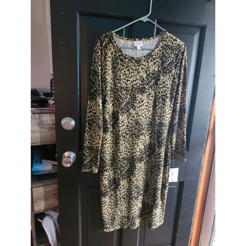 NWT LuLaRoe Debbie Long Sleeve Sheath Dress Medium M Green Leopard Animal Print